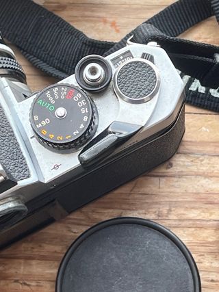 Nikon FE Cámara Analógica Plata/Negro