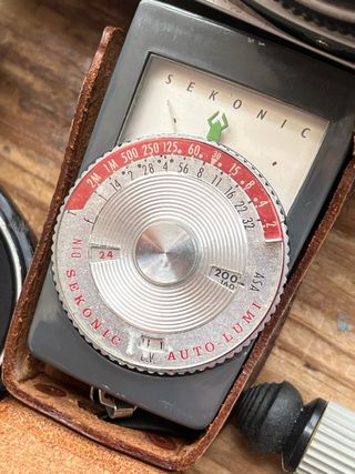 Nikon FE Cámara Analógica Plata/Negro