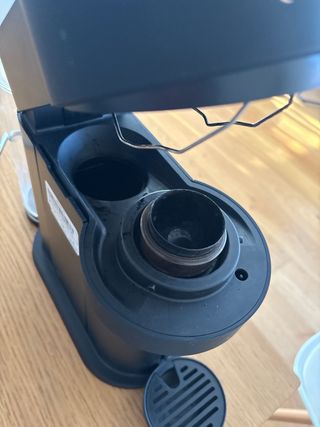 Cafetera Nespresso Negra en perfecto estado