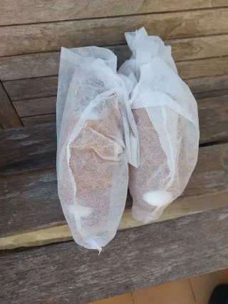 Sandalias de cuña beige y marrón