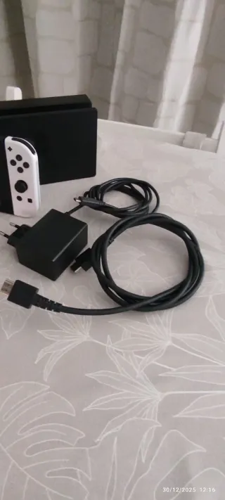 Nintendo Switch Blanca y Negra