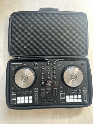 Controlador DJ Traktor Kontrol S2