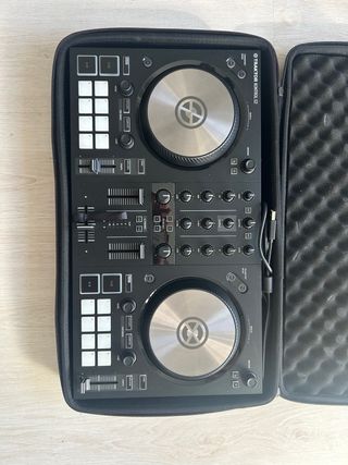 Controlador DJ Traktor Kontrol S2