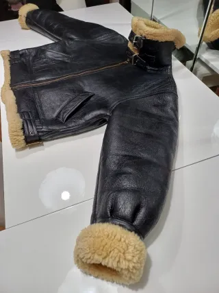 Chaqueta de Piel y Lana de Oveja Redskins.