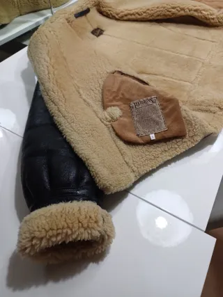 Chaqueta de Piel y Lana de Oveja Redskins.