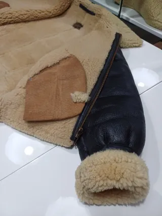 Chaqueta de Piel y Lana de Oveja Redskins.