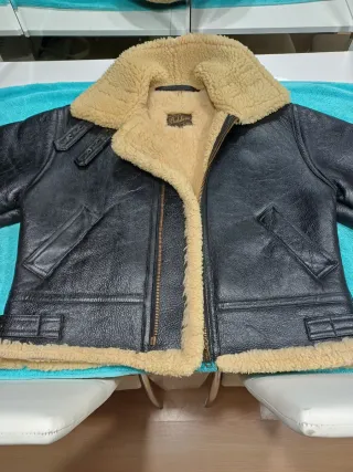 Chaqueta de Piel y Lana de Oveja Redskins.