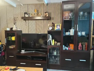 Mueble de salón madera y cristal