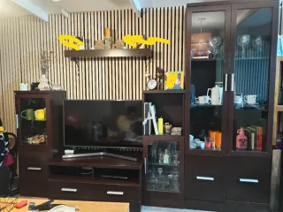 Mueble de salón madera y cristal