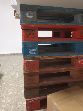 Palets de madera (varios colores)