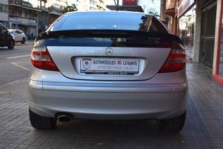 Mercedes-Benz Clase C 2006