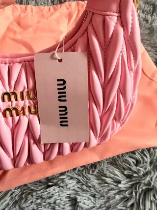 Bolso Miu Miu Rosa
