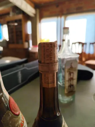 Licor Calisay 1973 Una de 1 L y una de 0'5L