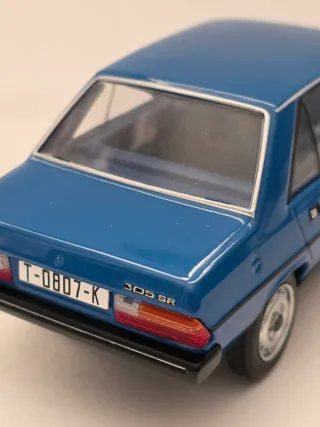 Peugeot 305 1:24 Salvat