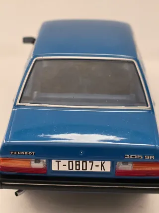 Peugeot 305 1:24 Salvat