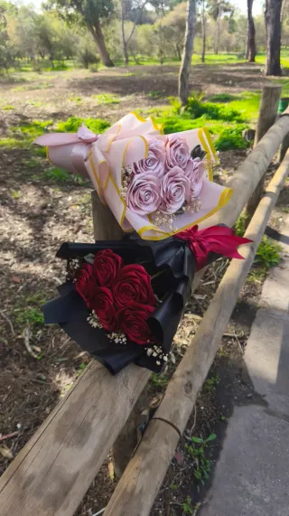 Ramos de rosas con luces