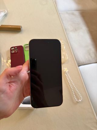 iPhone 15 Pro 256GB + cable original + 4 Fundas