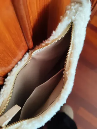 Bolso de peluche beige/blanco