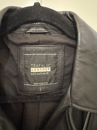 Cazadora Piel Negra Zara. Talla S
