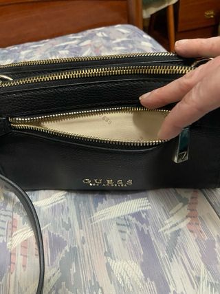 Bolso de piel Guess negro