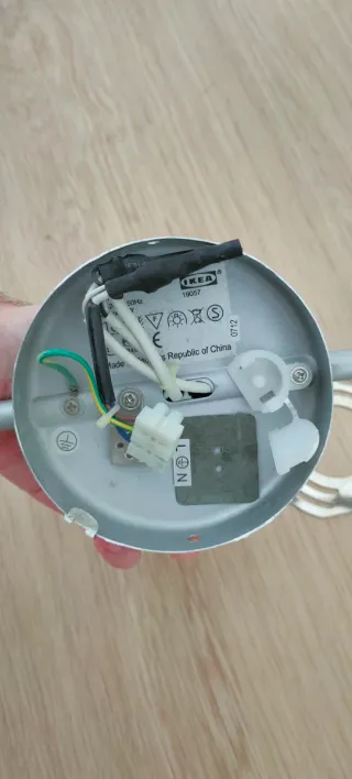 Plafón de techo IKEA modelo 19057, color gris