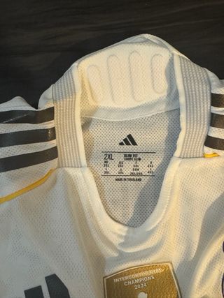 Camiseta Real Madrid Adidas Talla XL. Identica
