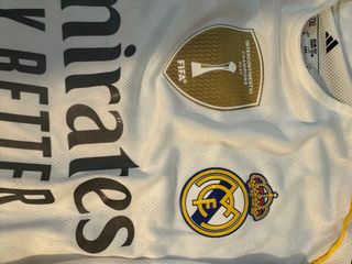 Camiseta Real Madrid Adidas Talla XL. Identica