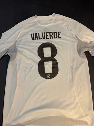 Camiseta Real Madrid Adidas Talla XL. Identica