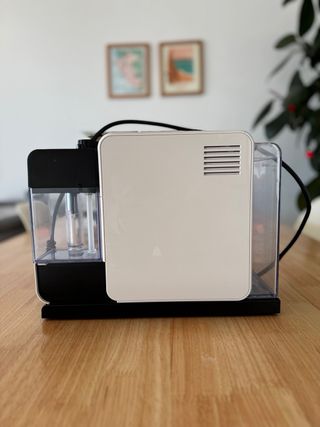 Cafetera Nespresso DeLonghi Lattissima One Touch