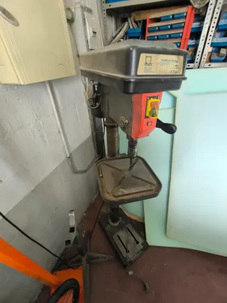 Taladro de columna Import 251M