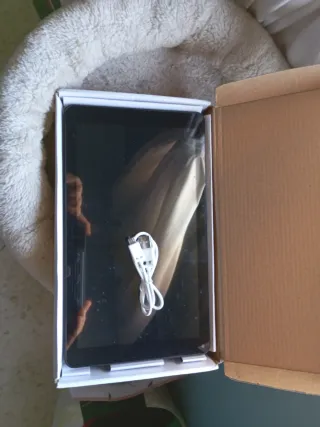 Tablet negra poco uso. Del año pasado