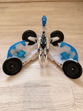 Coche teledirigido y robot transformable