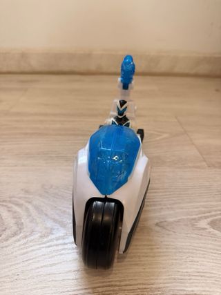 Coche teledirigido y robot transformable