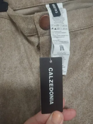 Pantalón beige talla M,aunque da poco talla