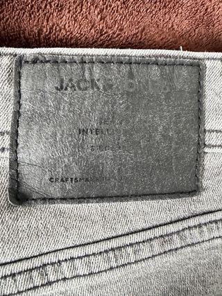 Pantalón vaquero Jack & Jones gris