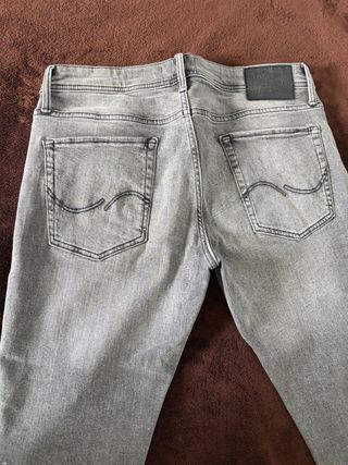 Pantalón vaquero Jack & Jones gris