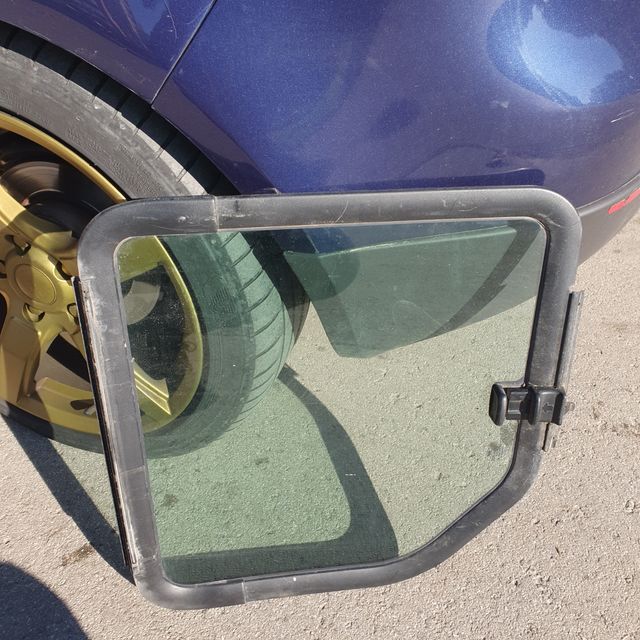 Ventana Nissan Prima Estar 2010