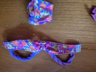 Bikini Barbie floral