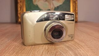 Cámara Yashica Zoomate 80 35mm Analógica