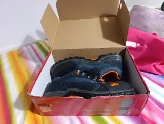 Botas de seguridad ISSA (sin usar, en su caja)