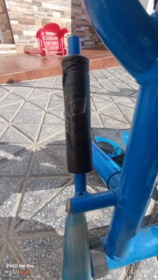 Patín de 3 ruedas azul