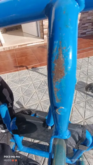 Patín de 3 ruedas azul