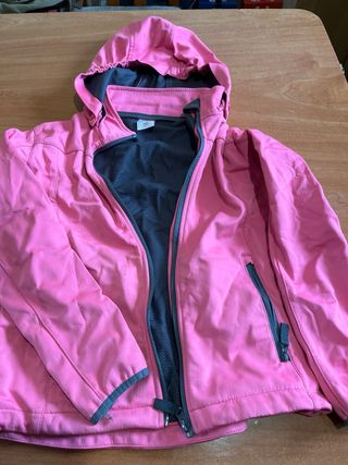 Chaqueta cortavientos KOKUE rosa y negra