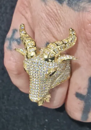 Sello Oro 18kt Cabra Circonitas 17.95g