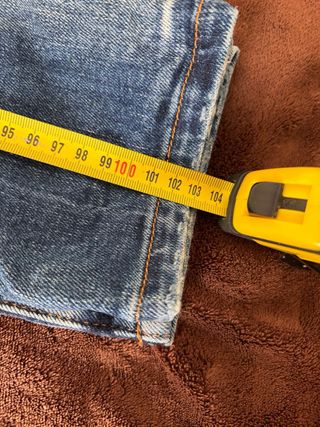 Pantalón vaquero Zara desgastado