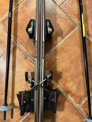 Esquís Dynastar Omega con bastones