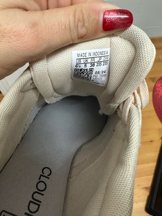 Zapatillas Adidas Mujer Beige y Morado