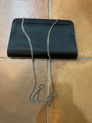 Bolso de fiesta negro con cadena