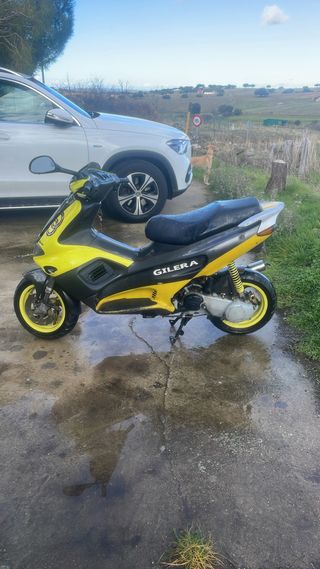 Ciclomotor Gilera Runner 50cc Amarillo/Negro