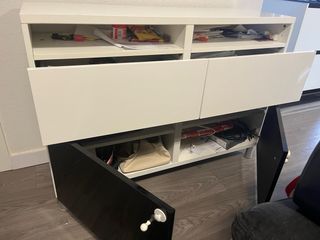 Aparador blanco y negro